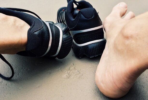 Causes of mycotic diseases in the legs