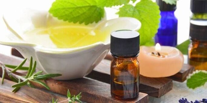 Treating onychomycosis with oil